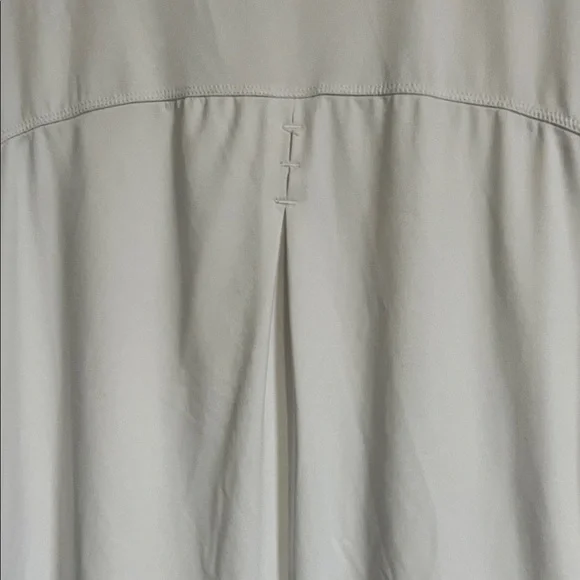 Elegant White Short Sleeve Women's Tee - Picture 3 of 4